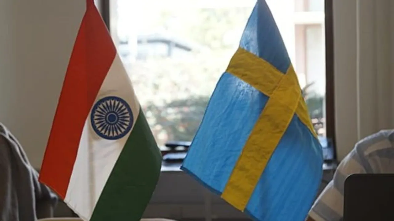 India - Sweden flags