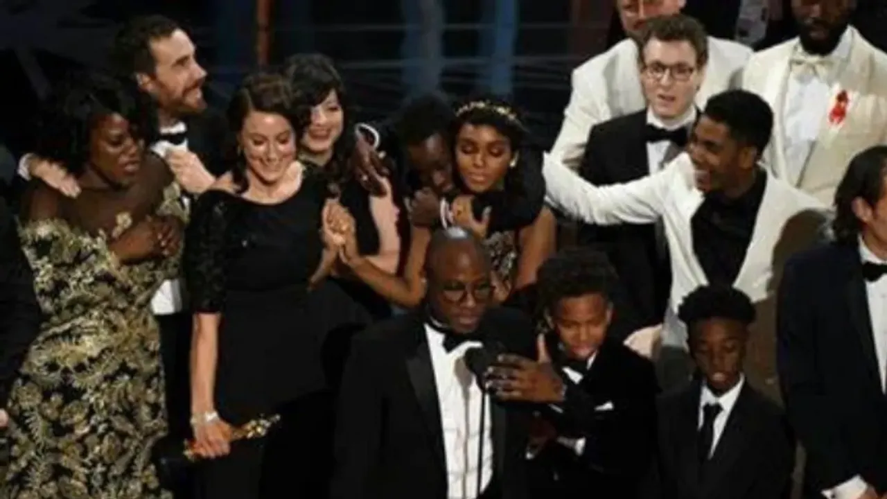 And the best picture goes to... oops