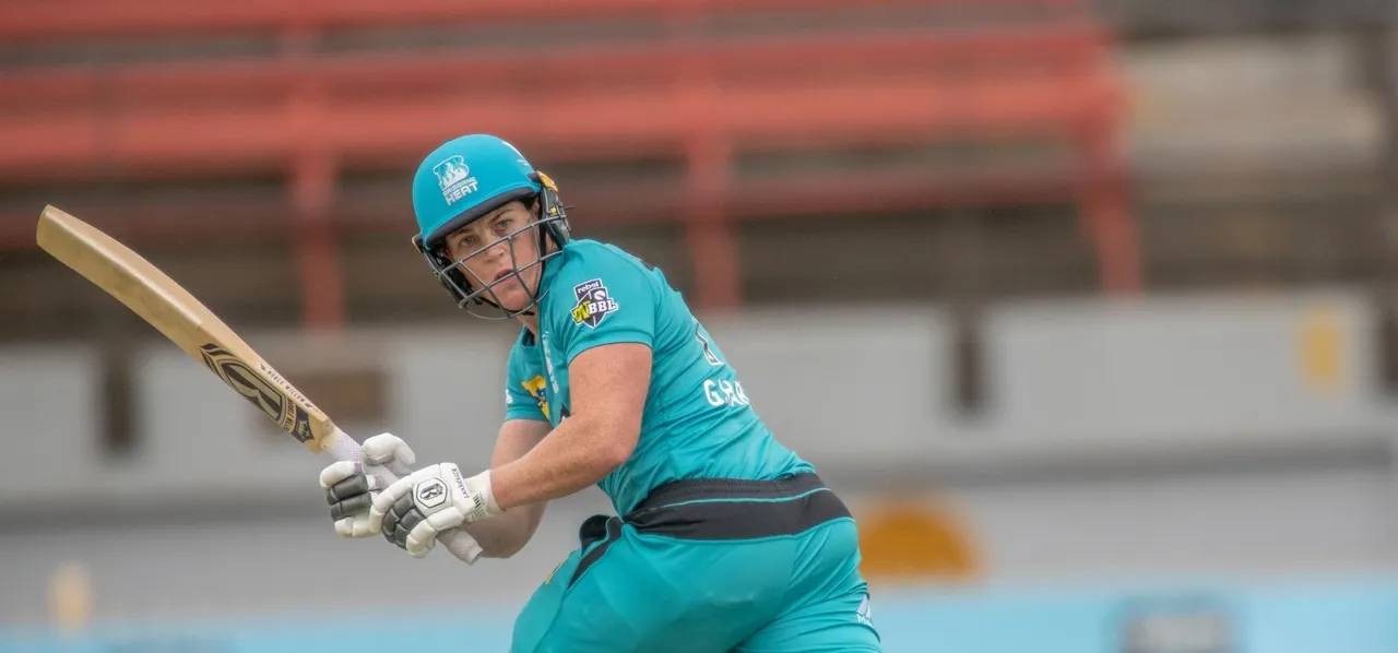 Grace Harris channels inner Dhoni to give Brisbane Heat their first win
