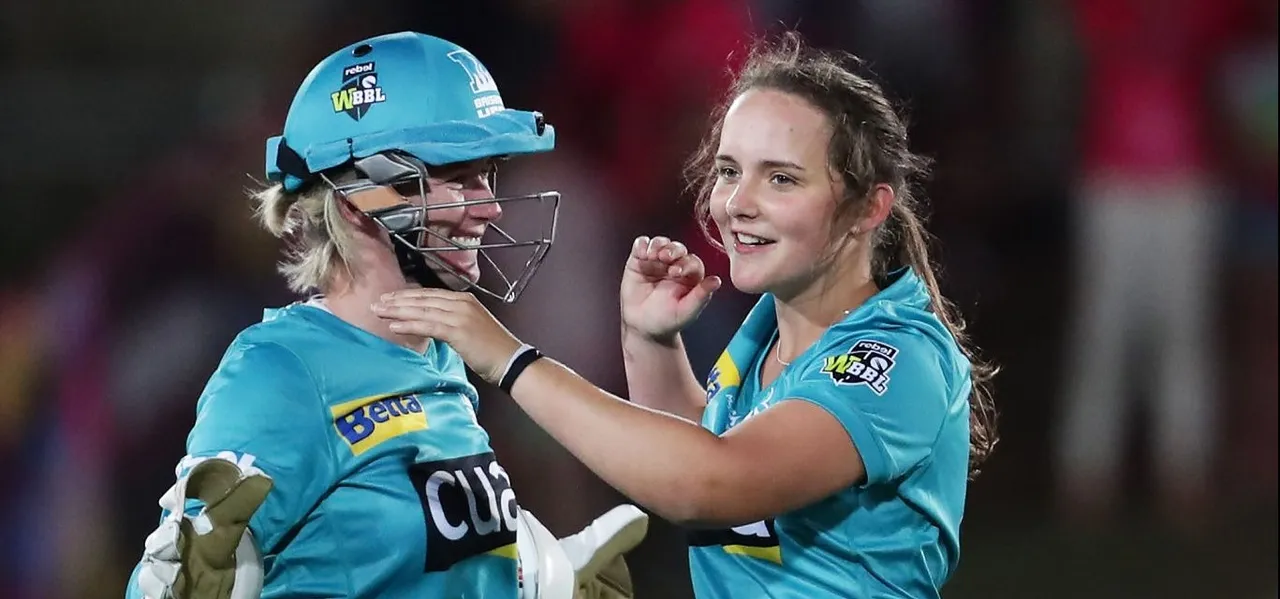 Amelia Kerr to play for Brisbane Heat in WBBL08