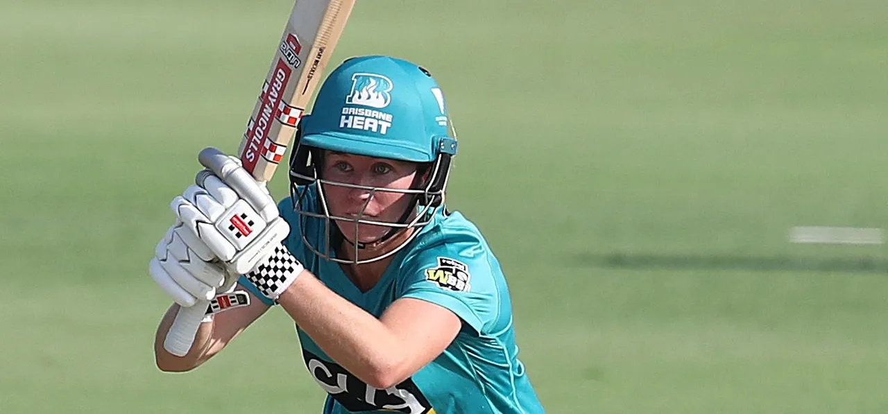 Beth Mooney signs two-year deal with Perth Scorchers
