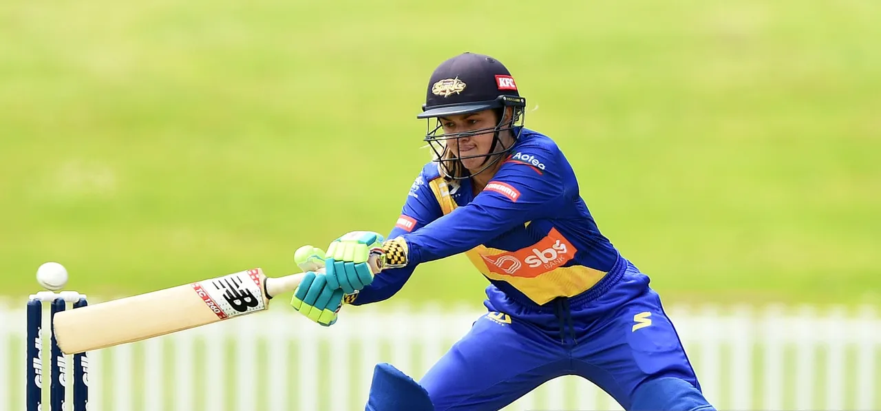 Polly Ingis, bowlers take Otago Sparks to a thumping win