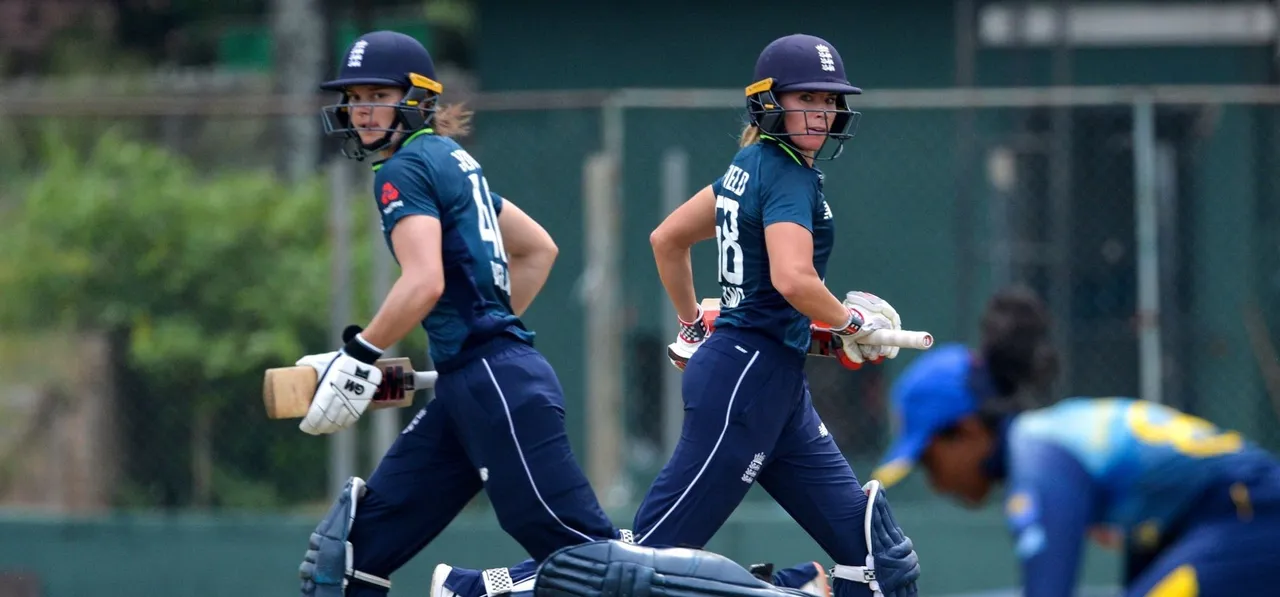 Lauren Winfield, Amy Jones to resume training with the rest of the England squad