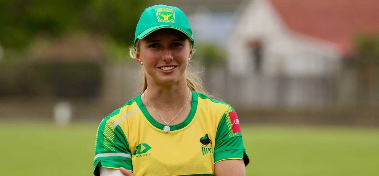 Hannah Rowe to captain Hinds in place of injured Jess Watkin; Gemma Sims to debut