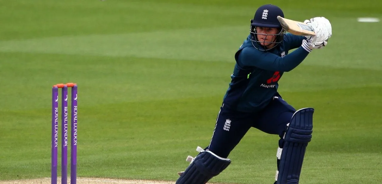 I would love to see Sana Mir at the KSL: Tammy Beaumont
