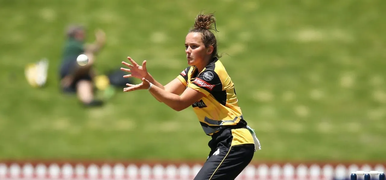 All-round Amelia Kerr helps Wellington Blaze make it two in two against Canterbury Magicians