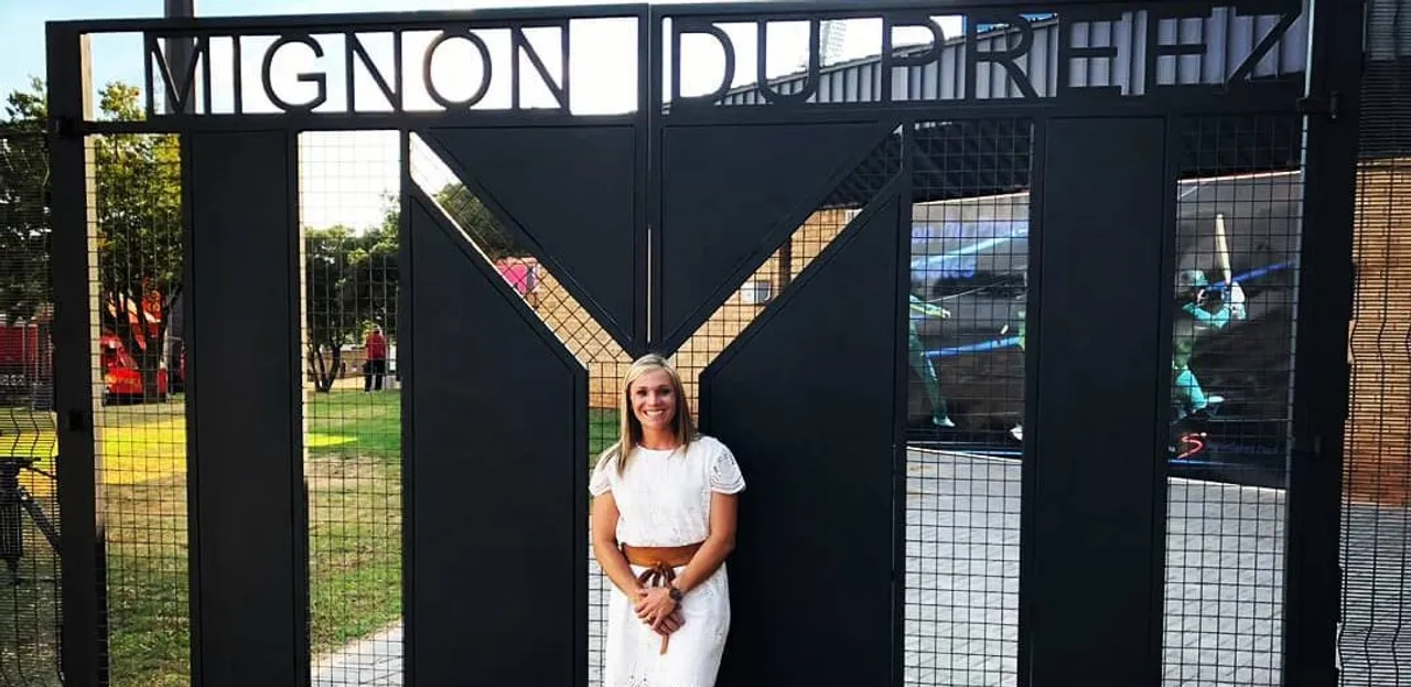 Mignon Du Preez gets historic honour (gate) at Centurion