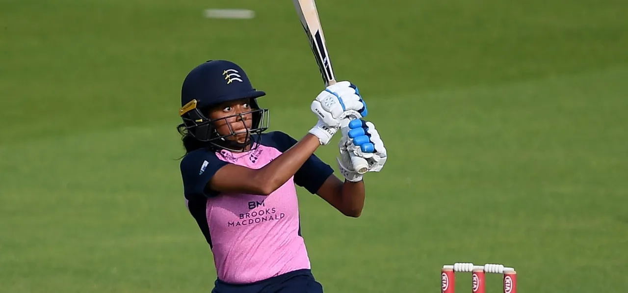 Allround Middlesex trounce Essex by 98 runs