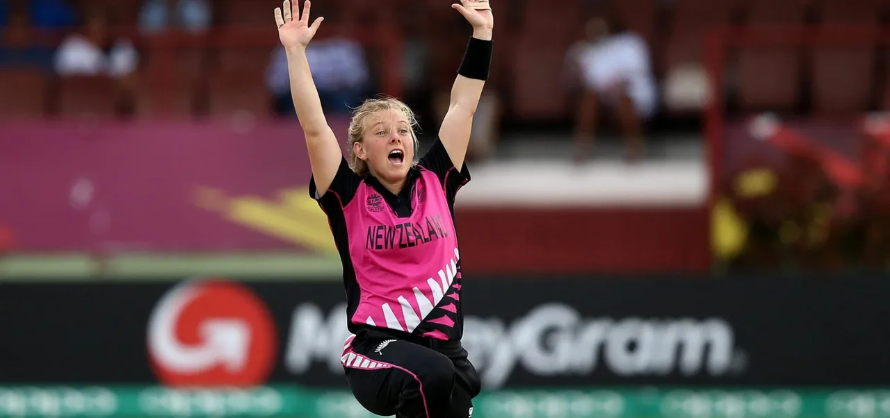 Leigh Kasperek to replace Chloe Tryon in Yorkshire Diamonds squad
