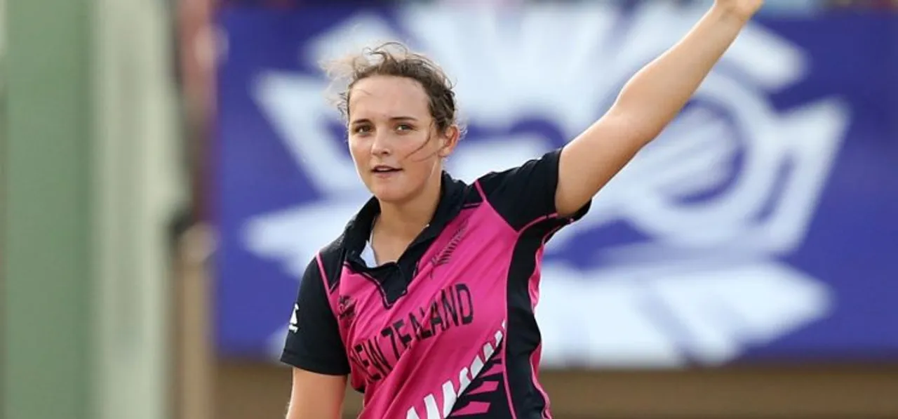 Allround Amelia Kerr helps New Zealand register a thrilling win in the final T20I; Australia take series 2-1