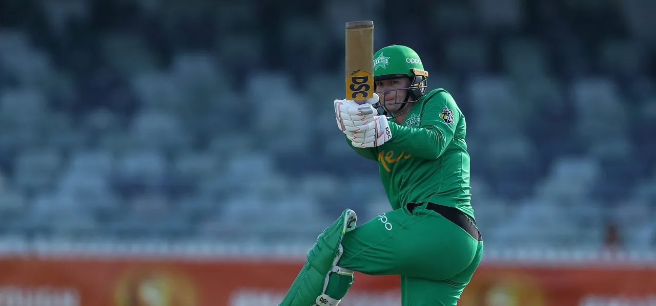 Lizelle Lee smashes first century of the season as Stars register first win