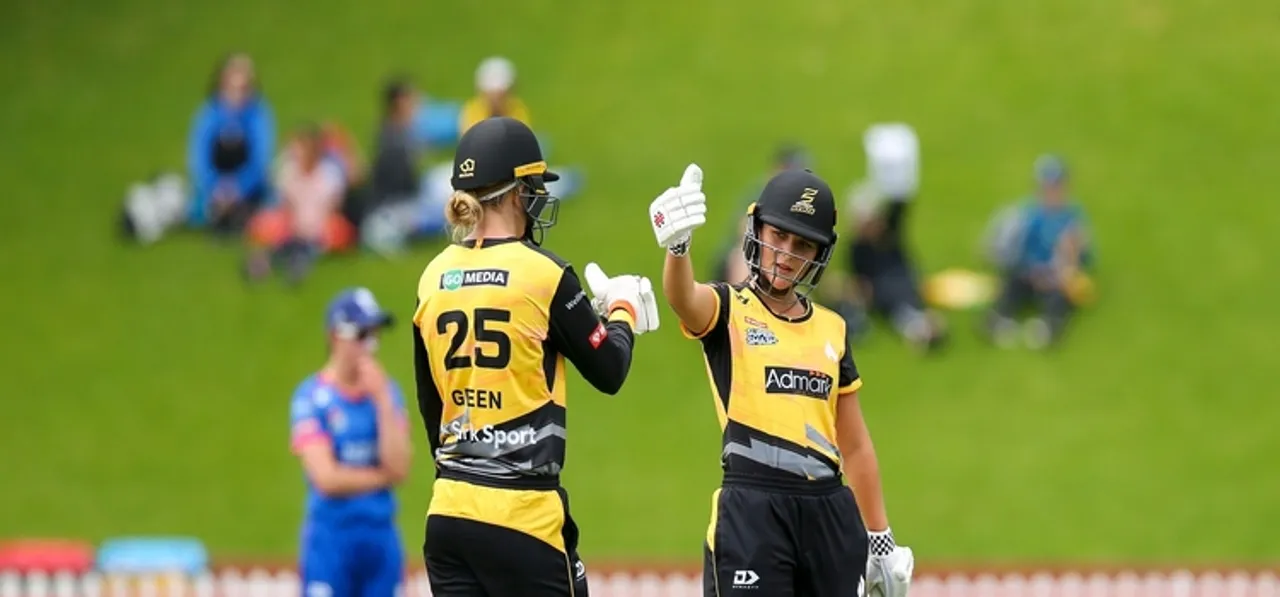 Allround Amelia Kerr takes Wellington Blaze to Super Smash Final