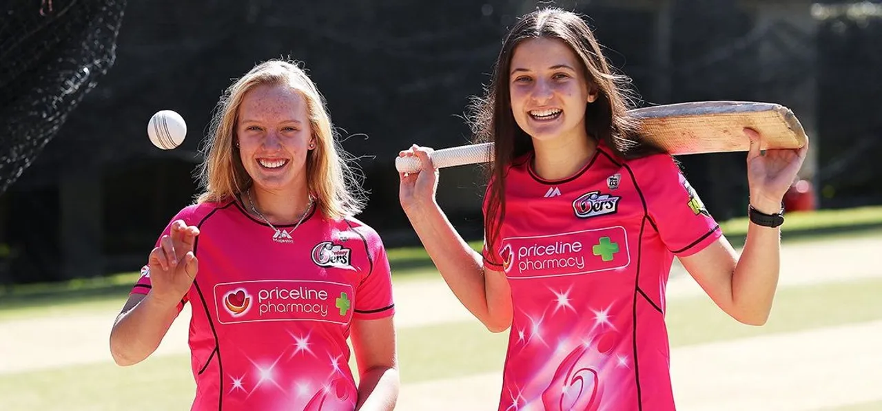 Hayley Silver-Holmes and Stella Campbell sign a two-year deal with Sydney Sixers