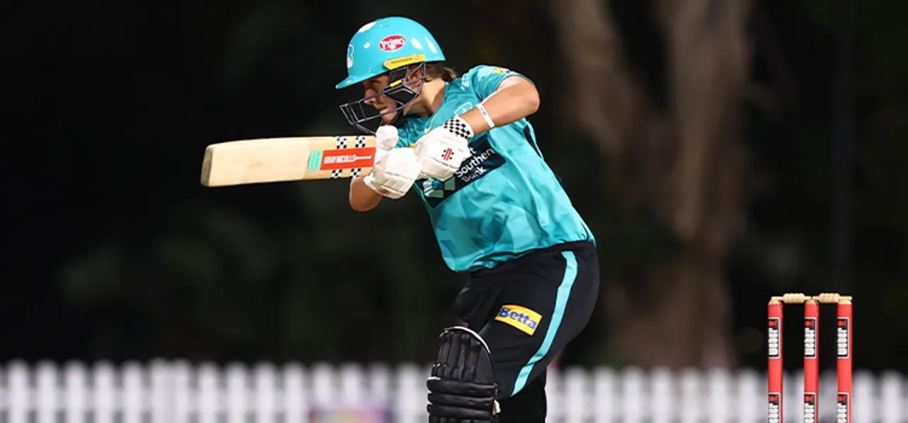 Amelia Kerr’s crucial knock saves the day for Brisbane Heat