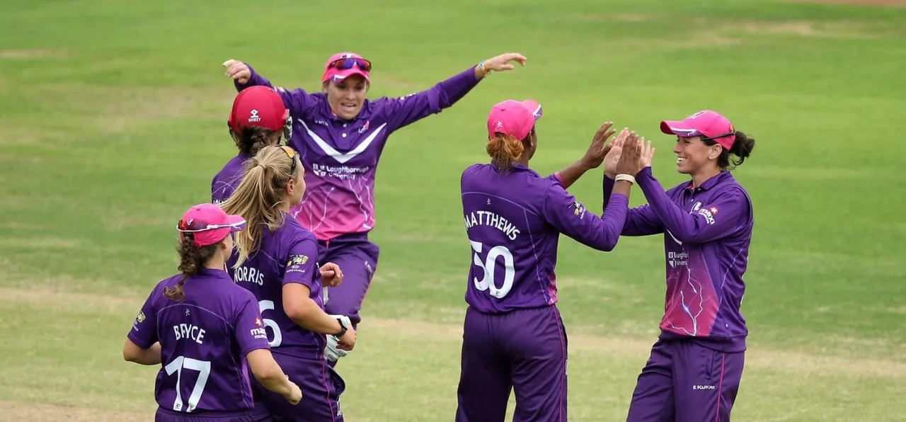 Loughborough Lightning and Yorkshire Diamonds at crossroads