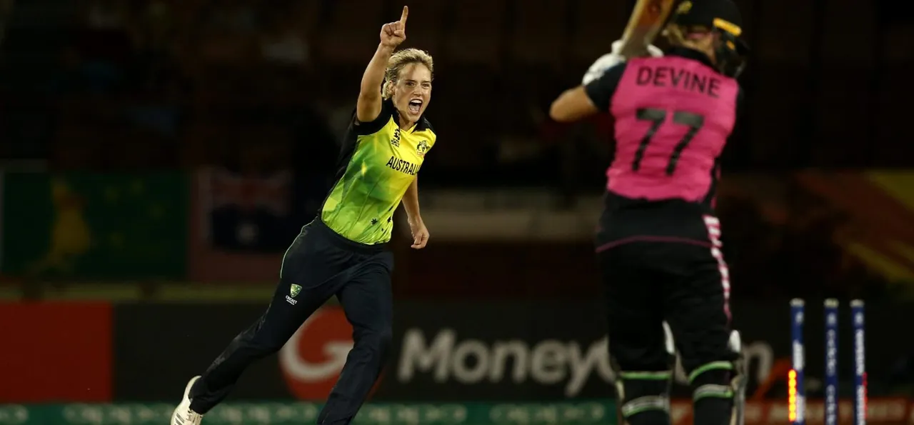 Perry and Anisa pushing the boundary further for women cricketers