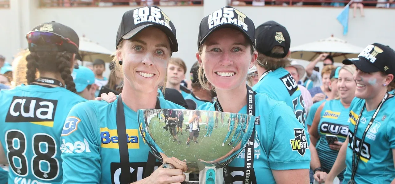 Race to secure Beth Mooney's services for WBBL 'Heat'(s) up