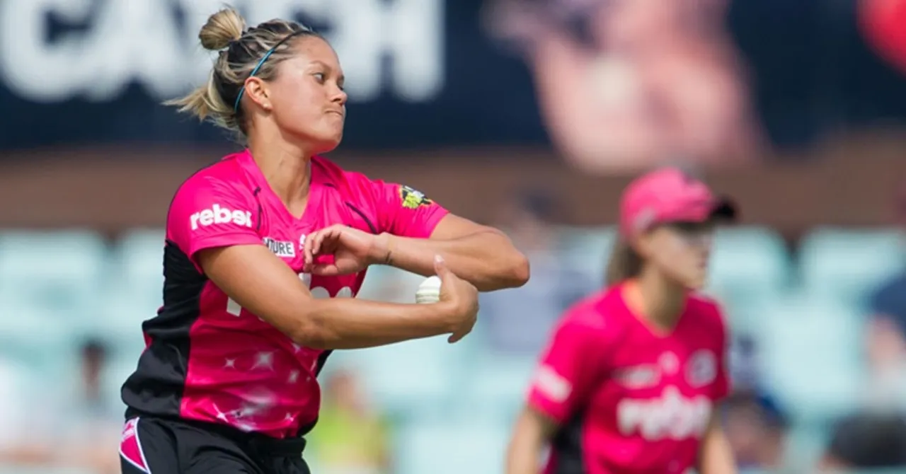 Angela Reakes returns to Sydney Sixers for WBBL06