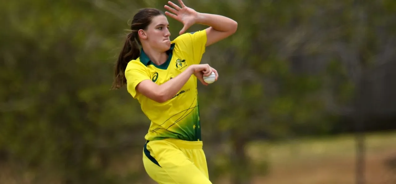 Rookie Sutherland, Molineux in Australia's squad for T20 World Cup title defence