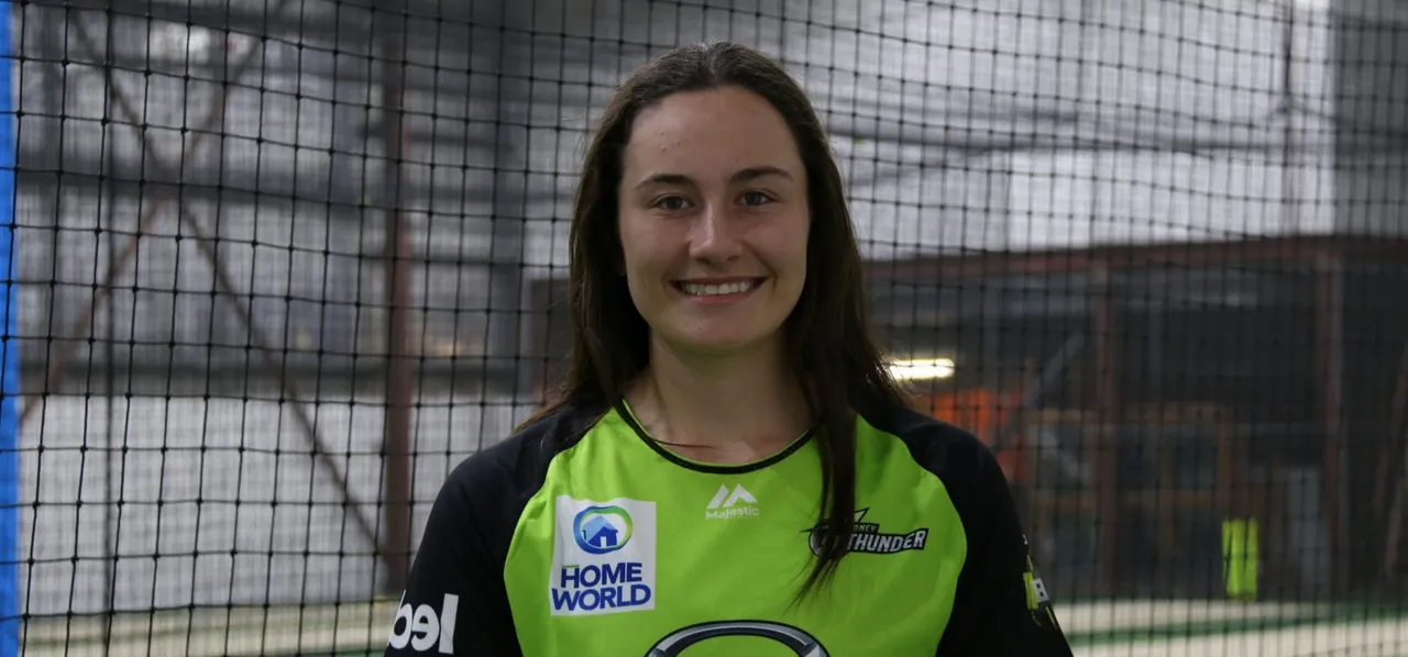 Kate Peterson snaffled up by Sydney Thunder