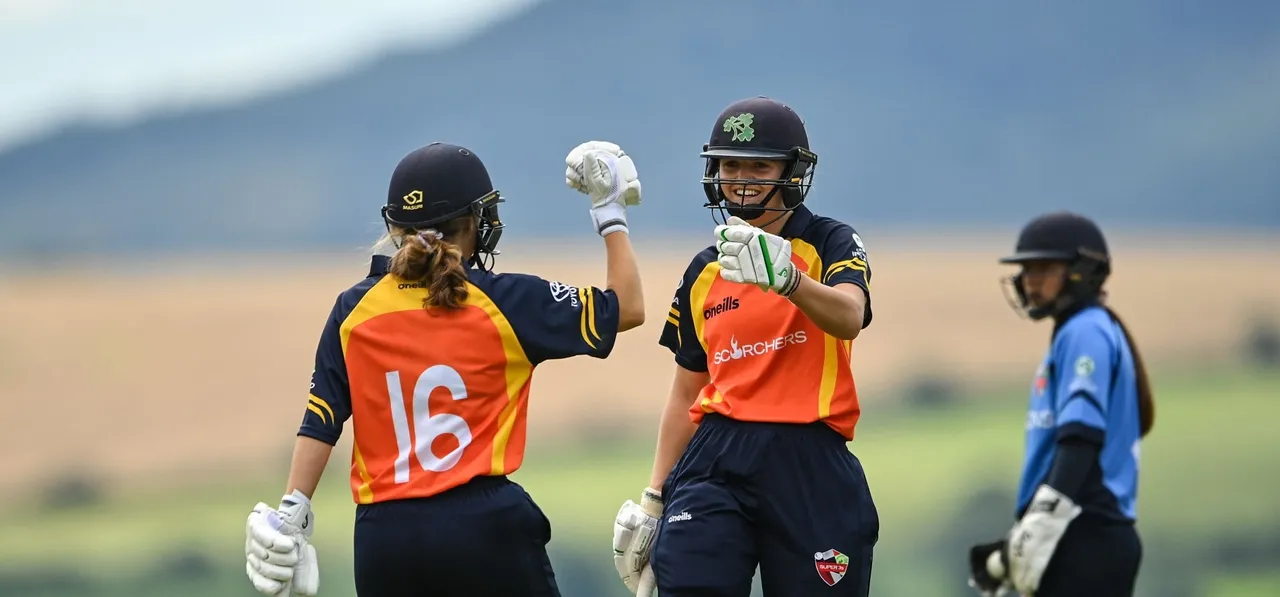 Sophie MacMahon, Anna Kerrison headline Scorchers' easy win