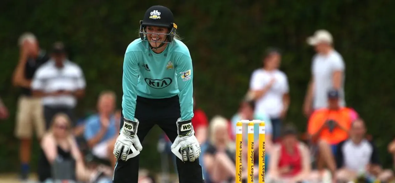 Sarah Taylor Stars with bat to defeat Storm