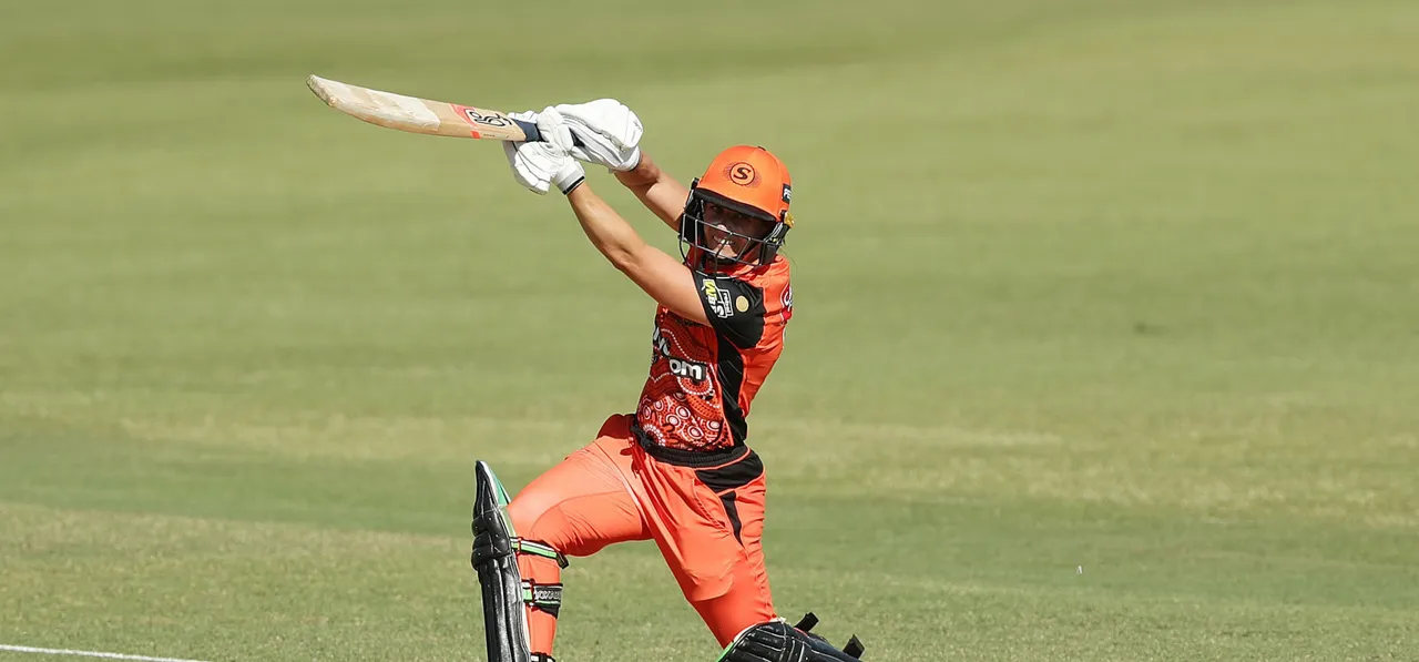 Mooney's 75* trumps Perry's 62* as Scorchers brush aside Sixers with ease
