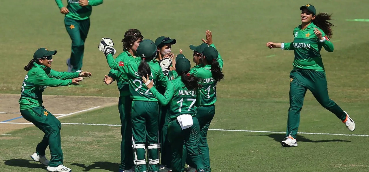 Pakistan aim to go out with heads held high