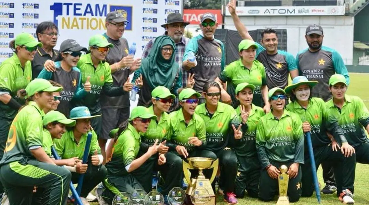 Bowlers, Javeria spin Pakistan to win the T20I series 2-1