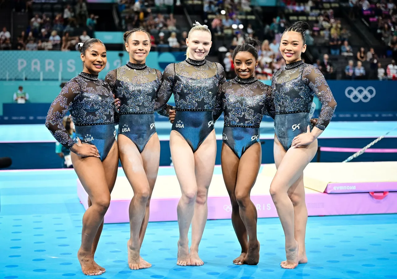 Artistic Gymnastics: USA advance to team final - sportzpoint.com