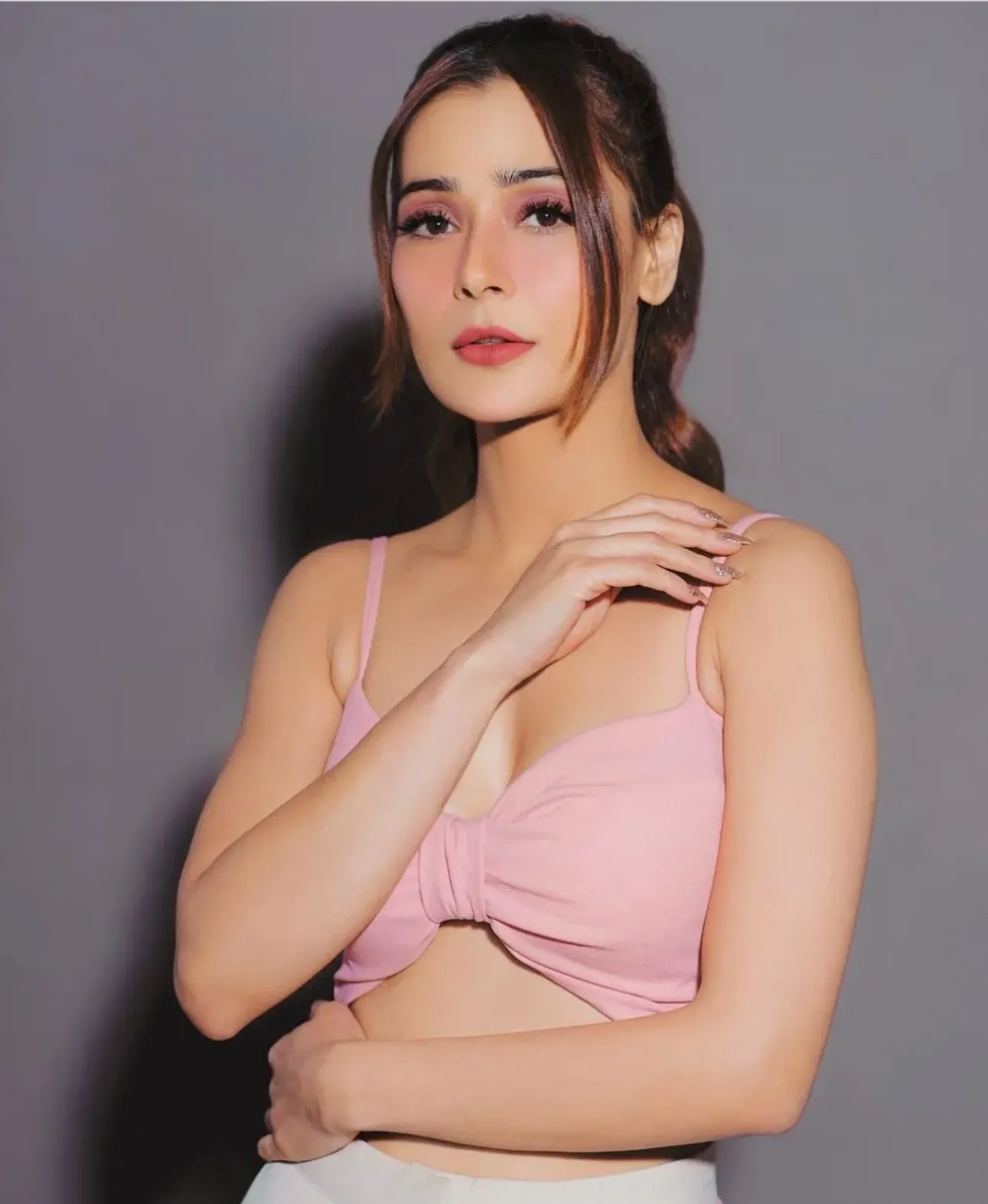 फ 