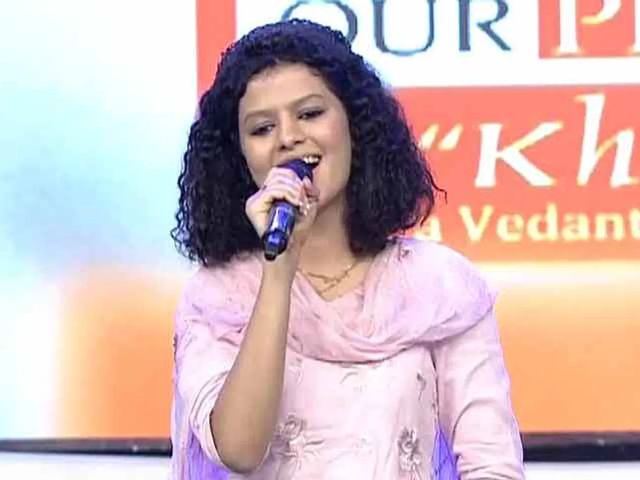 Performance by Palak Muchhal at the Telethon