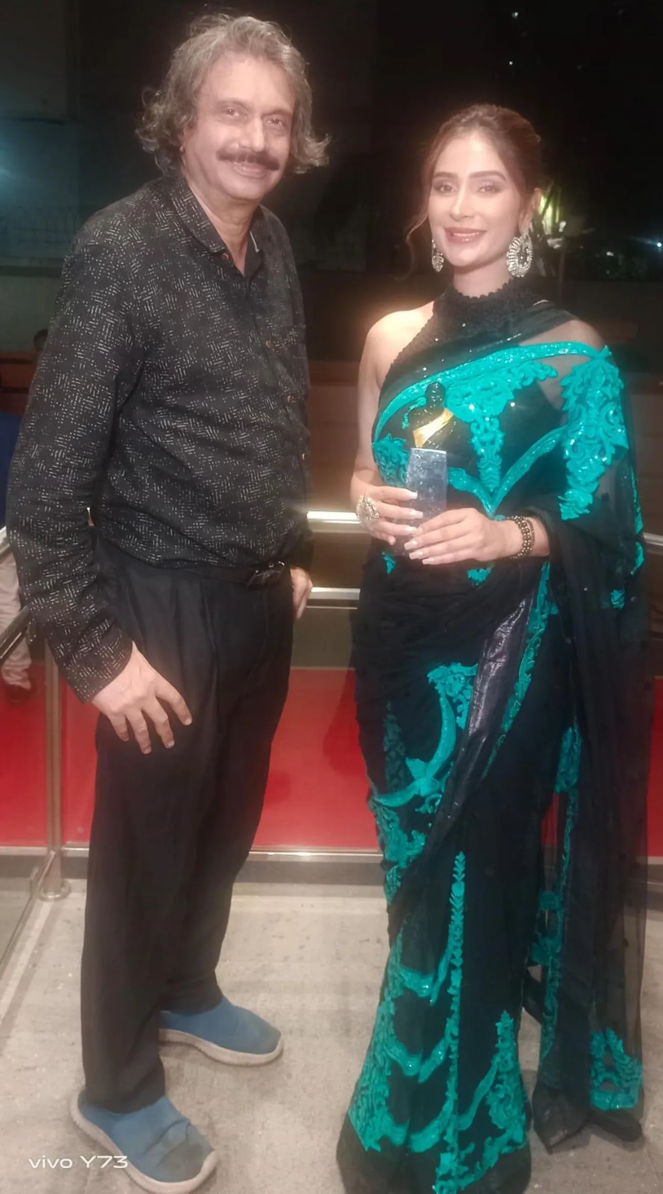 DadasahebPhalke C-N (F-C) Awards- Bolly-actress Alankrita Sahai with Sr Journalist Chaitanya Padukone pg