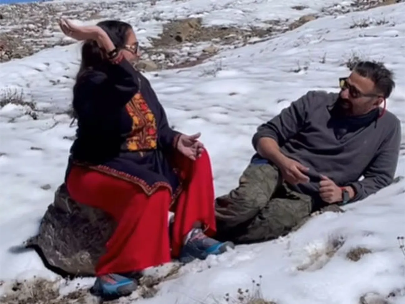 Mother's Day: Sunny Deol gives a glimpse of his mom's playful side –  ThePrint – ANIFeed