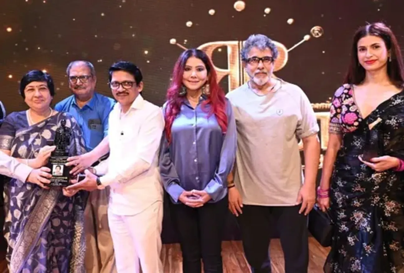 DadasahebPhalke C-N (F-C) Awards- Bharti Lavekar, C.Pusalkar, Ronnie R,  Tina Ghai, Deepak Tijori and Sonia Birje