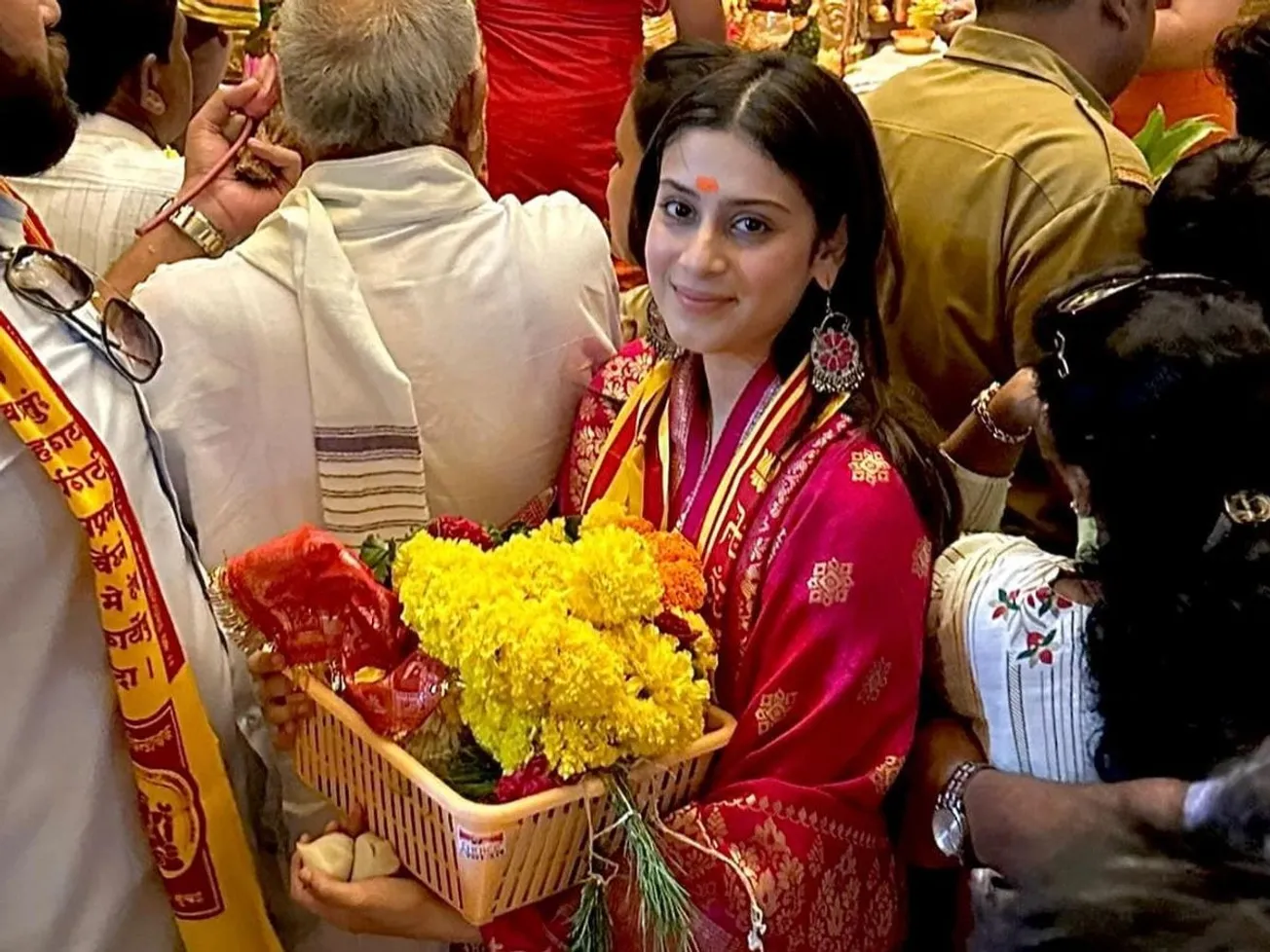Isha Expresses Gratitude at Siddhivinayak Temple After Song Success