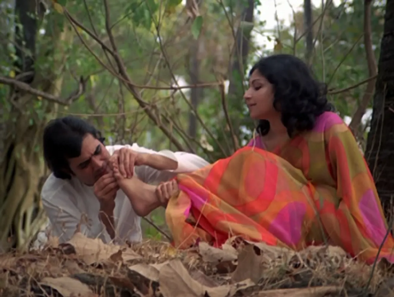 Why Rajesh Khanna-Sharmila Tagore's Avishkaar is the antithesis of  Bollywood romcoms | Bollywood News - The Indian Express