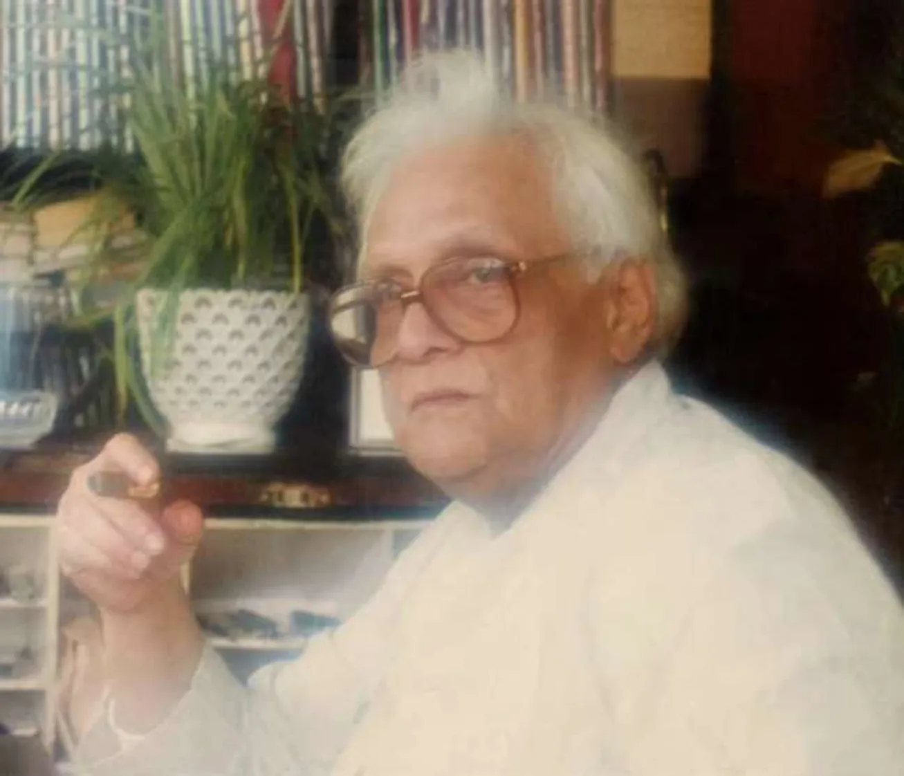 Rahi Masoom Raza Death Anniversary : महाभारत धारावाहि‍क का संवाद रचकर  साहित्‍य की दुनिया में हो गए अमर - Rahi Masoom Raza Death Anniversary /  Punyatithi- The Great Poet Who Wrote The
