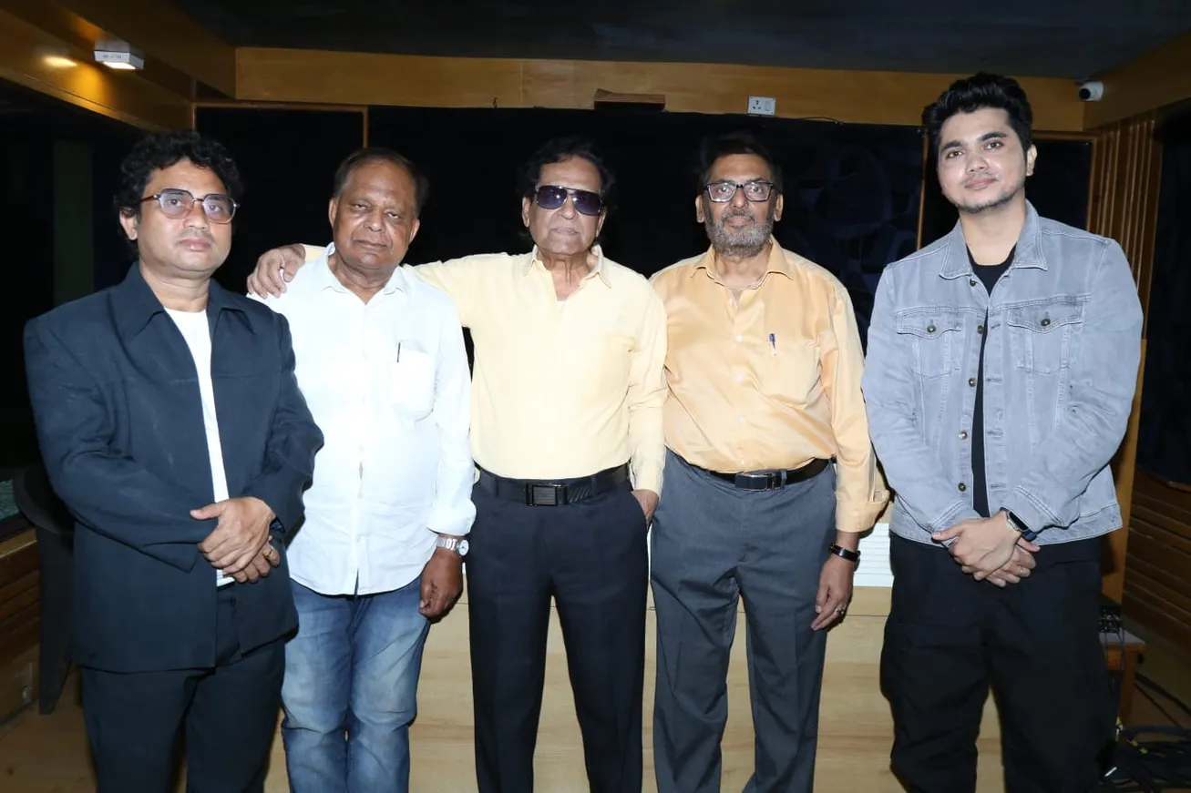 Musician Dilip Dutta was recording his two music albums in singer Kumar Sanu's Space Music Studio. 