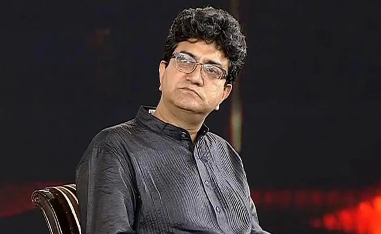 YouTuber strongly condemned Censor Chief Prasoon Joshi