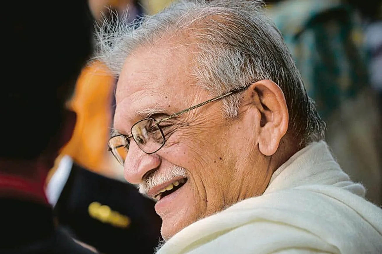 Gulzar to be Honored by University for Remarkable Contributions