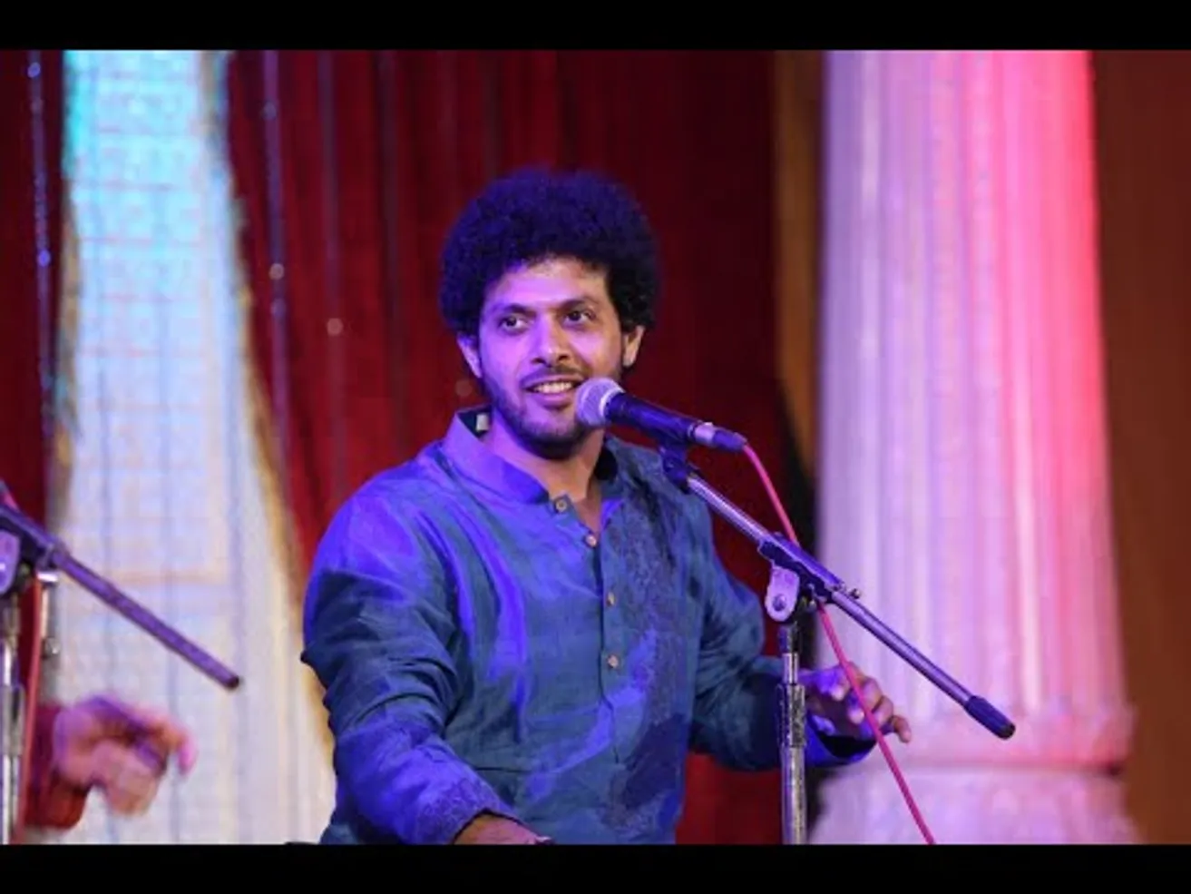 Mahesh Kale Live | Dombivli | Sur Niragas Ho | Ghei Chhand Makarand. -  YouTube