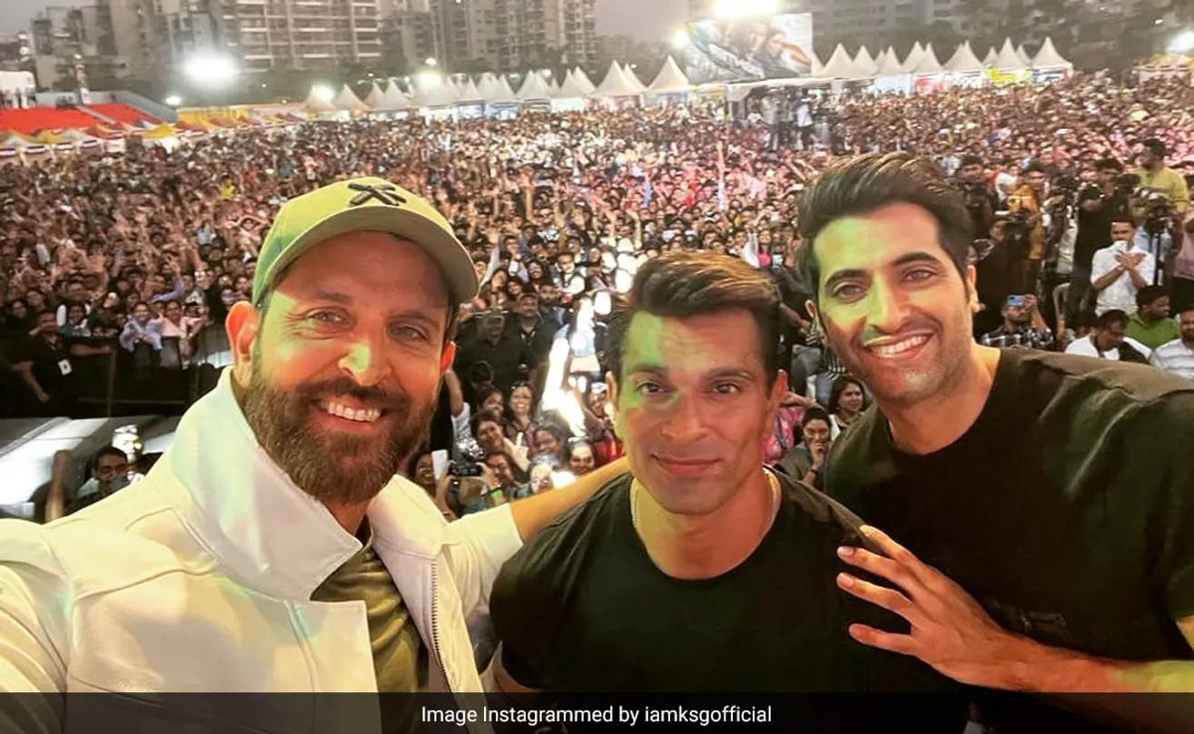 Hrithik Roshan In A Pic With His Fighters