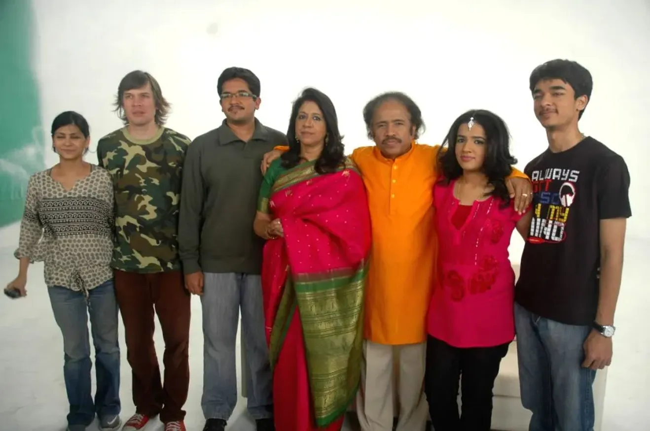 kavita krishnamurthy family