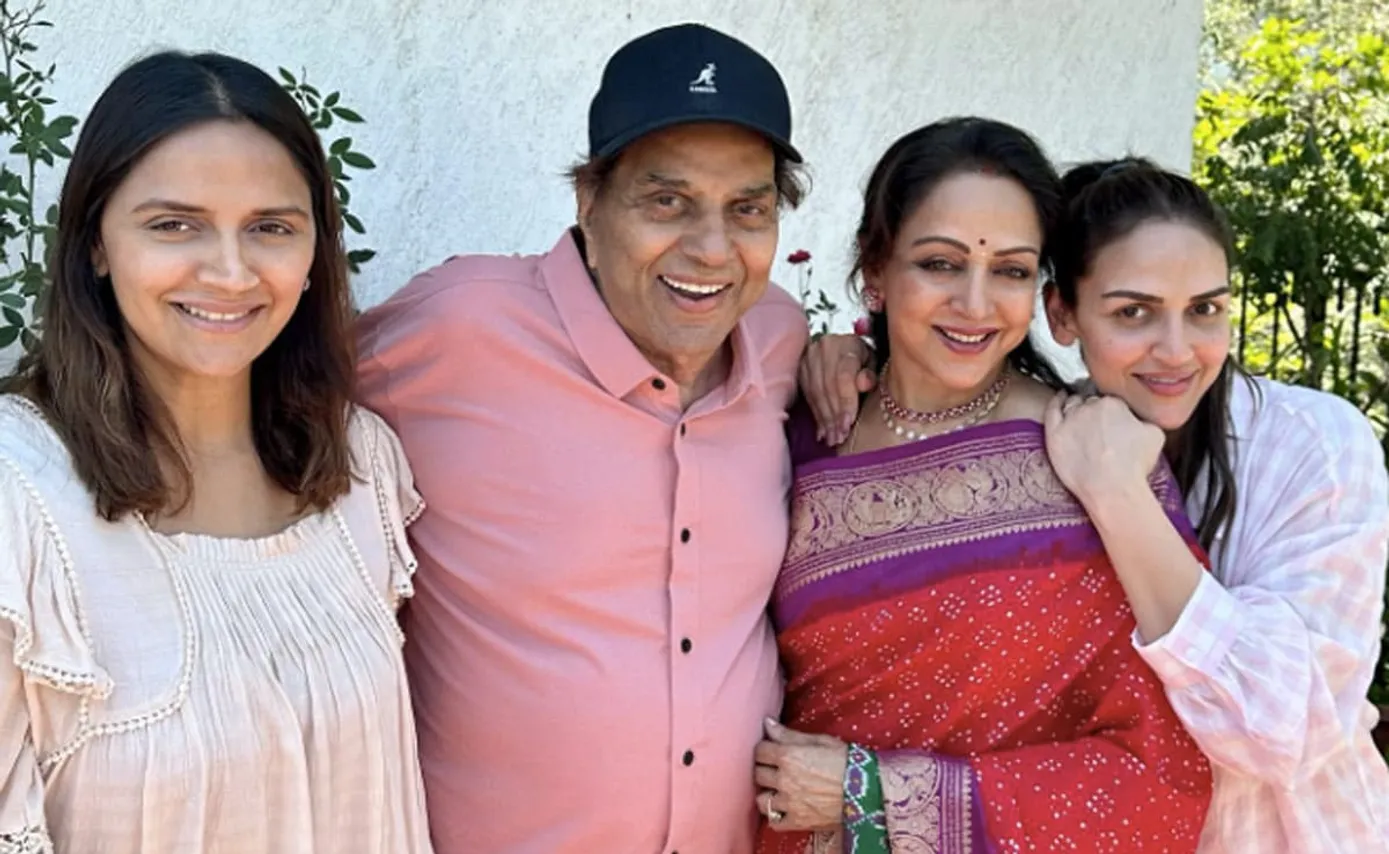 On Hema Malini And Dharmendra's Wedding Anniversary, Daughter Esha Deol  Shares Cute Post: "Stay Together Forever"