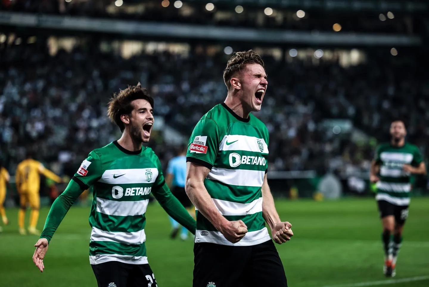 Viktor Gyokeres after scoring against Manchester City- Sportz Point.com