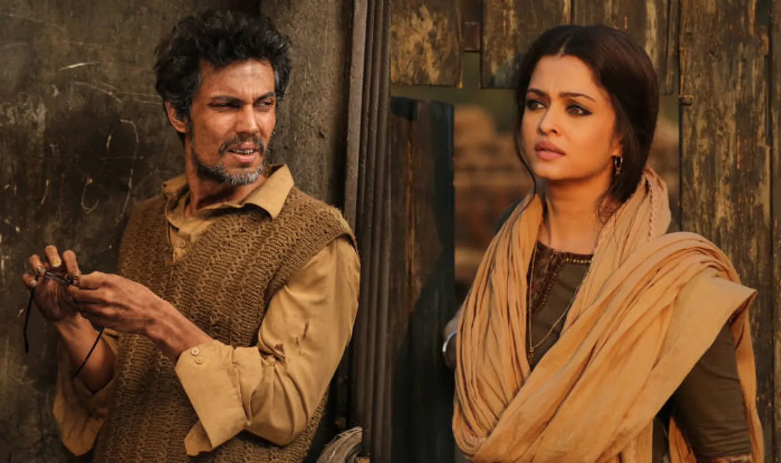 सरबजीत फिल्म समीक्षा: रणदीप हुडा और ऐश्वर्या राय बच्चन अभिनीत फिल्म को  मिली-जुली प्रतिक्रिया मिली | India.com
