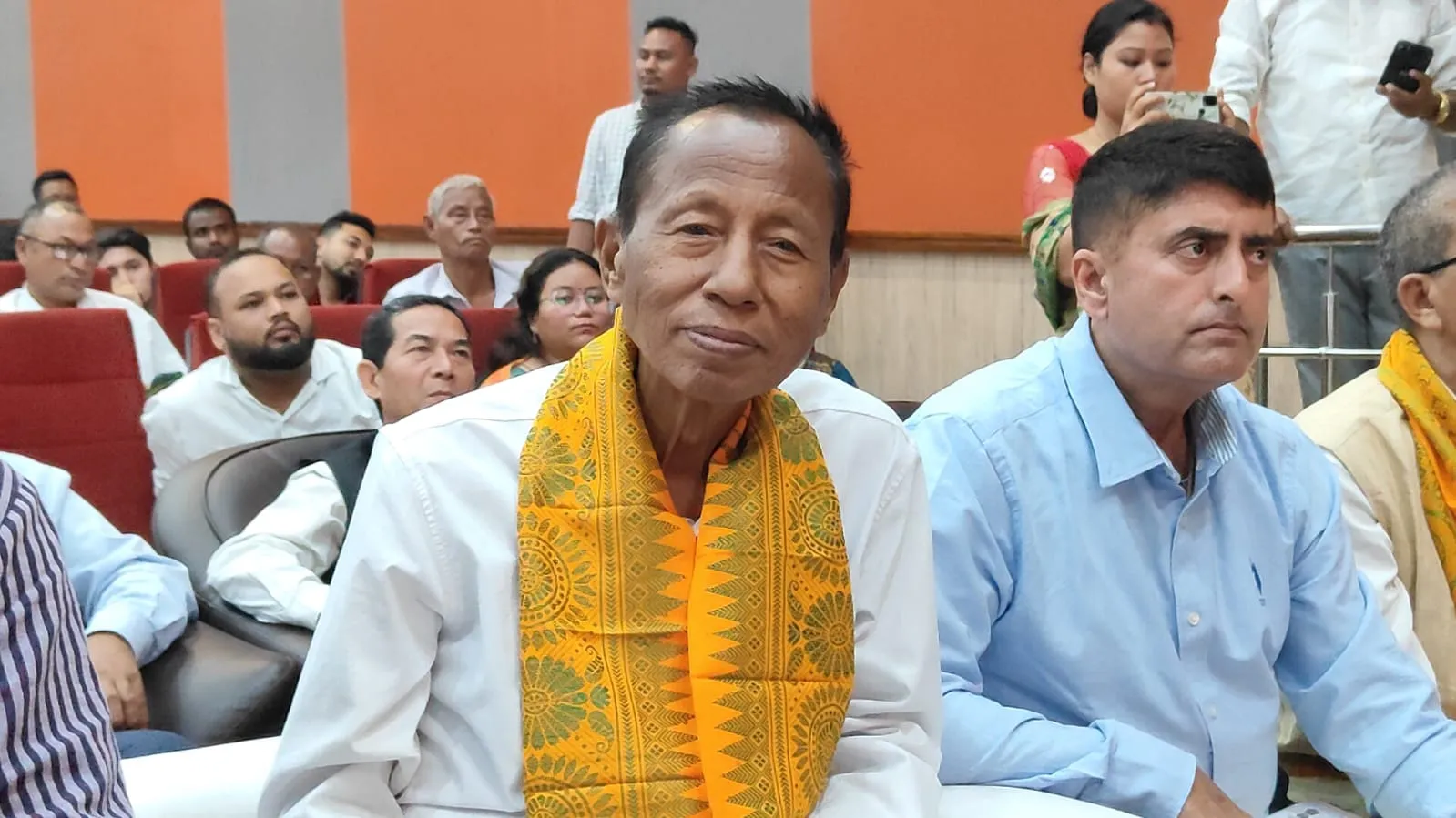 অনুষ্ঠানত সাহিত্যিক তৰেণ বড়ো