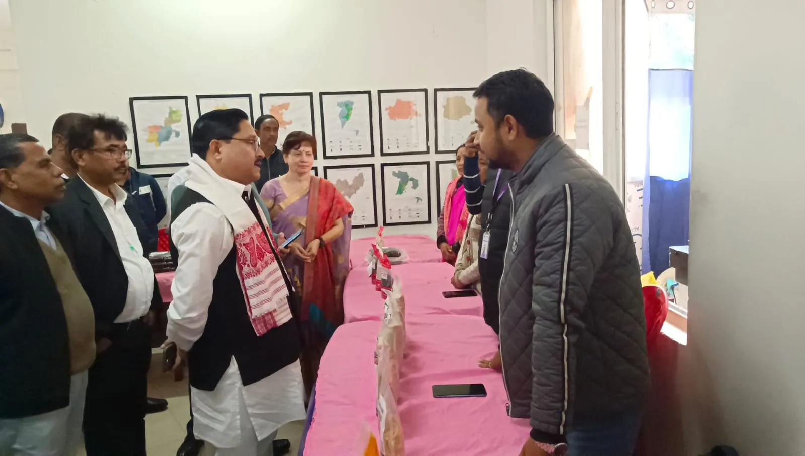 কামৰূপ জিলাৰ ১,১০,৫৭৭ গৰাকী হিতাধিকাৰীলৈ PM- KISAN  আঁচনিৰ ১৯ নং কিস্তি হস্তান্তৰ...