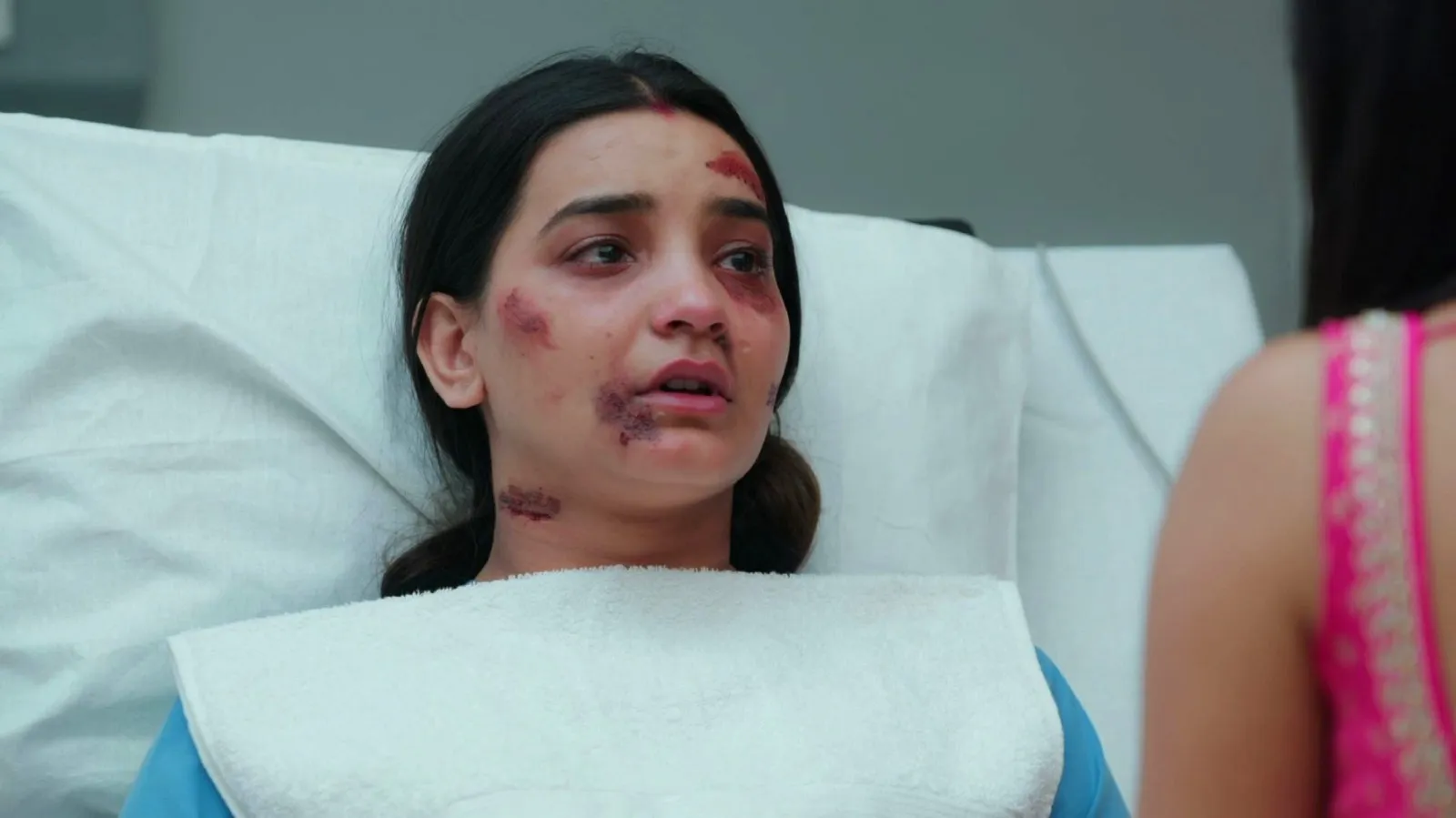 Jaane Anjaane Hum Mile Update Ayushi Khurana fights for justice in Zee TV’s Jaane Anjaan Hum Mile